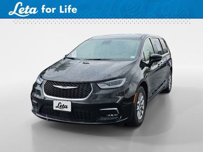 Used 2023 Chrysler Pacifica Touring-L