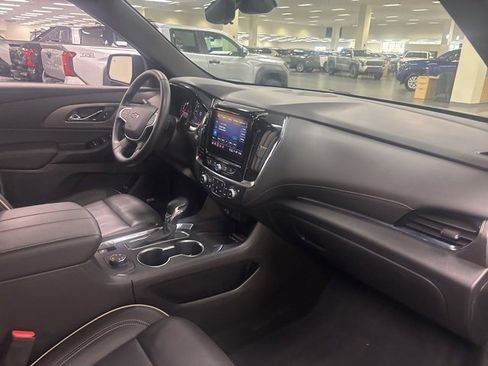 Used 2023 Chevrolet Traverse Premier w/ Redline Edition image 9
