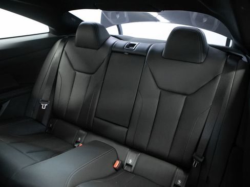 Used 2023 BMW 430i Coupe w/ M Sport Package RWD image 28