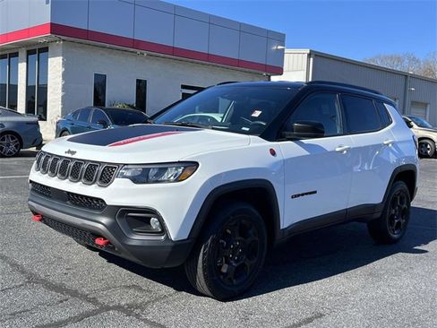 Used 2023 Jeep Compass Trailhawk image 7