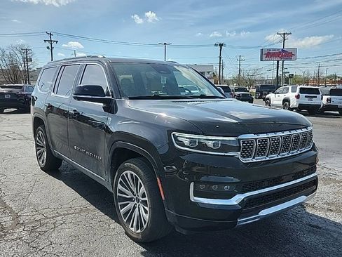 Used 2022 Jeep Grand Wagoneer Series III image 3