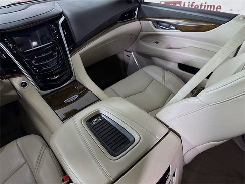 Used 2020 Cadillac Escalade Luxury image 26