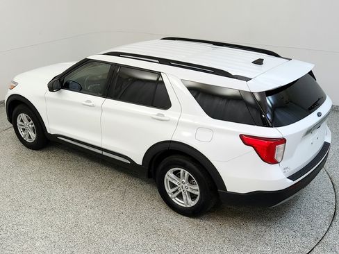Used 2023 Ford Explorer XLT w/ Equipment Group 202A AWD/4WD image 15