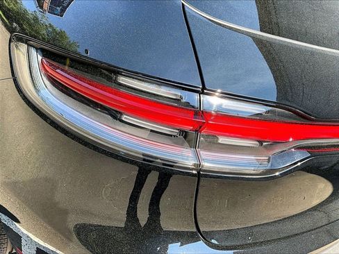 Certified 2026 Porsche Macan AWD/4WD image 31