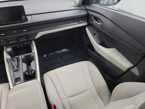 Used 2025 Honda Accord SE image 16