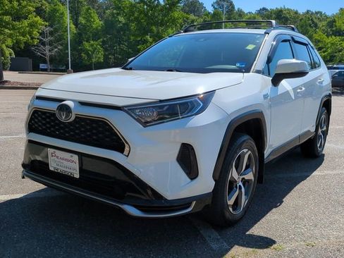 Used 2021 Toyota RAV4 SE w/ Weather & Moonroof Package AWD/4WD image 8