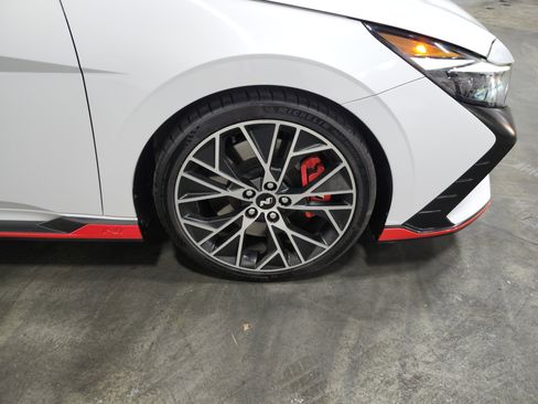 Used 2022 Hyundai Elantra N FWD image 13
