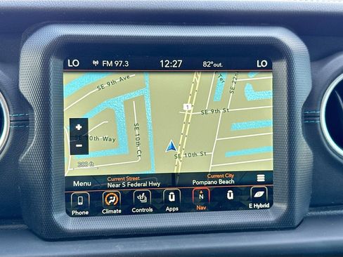 Used 2022 Jeep Wrangler Unlimited Rubicon 4xe w/ Cold Weather Group AWD/4WD image 14