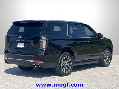 Used 2025 Chevrolet Tahoe High Country AWD/4WD image 3