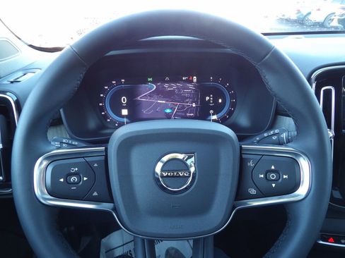 Certified 2024 Volvo XC40 B5 Plus w/ Protection Package Premier image 18