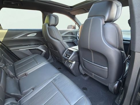 Used 2024 Cadillac Lyriq Luxury RWD image 31