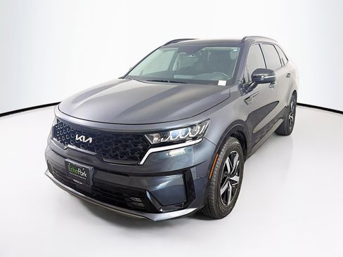 Used 2023 Kia Sorento EX w/ Panoramic Sunroof Package FWD image 3