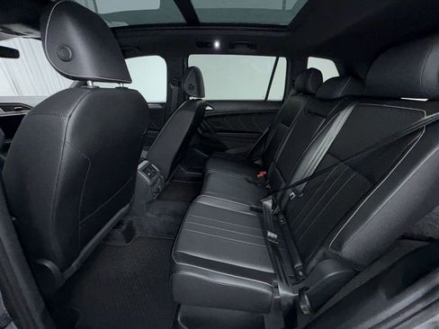 Used 2024 Volkswagen Tiguan SE R-Line image 4