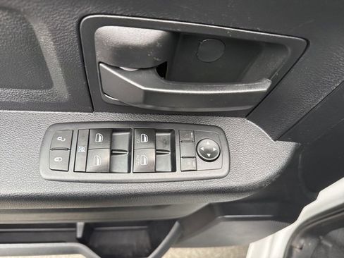 Used 2015 RAM 2500 Tradesman w/ Chrome Appearance Group image 15