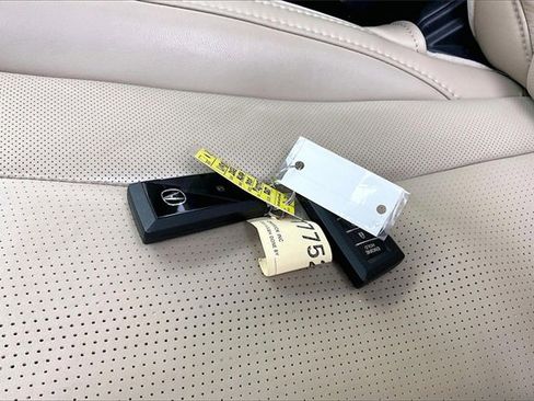 Used 2023 Acura MDX SH-AWD w/ Advance Package image 14