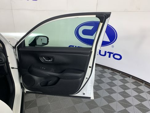 Used 2023 Honda HR-V EX-L image 38