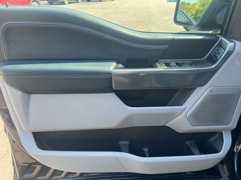 Used 2022 Ford F150 Limited image 16