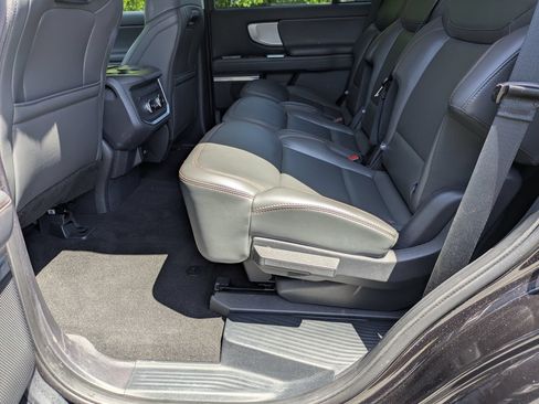 Used 2025 Ford Expedition Active AWD/4WD image 29