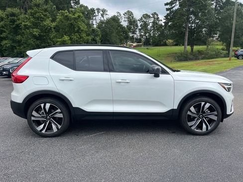 New 2025 Volvo XC40 B5 Plus w/ Protection Package Premier AWD/4WD image 7