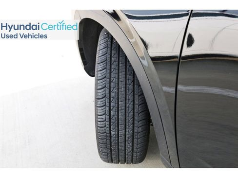 Certified 2025 Hyundai Venue SEL FWD image 32