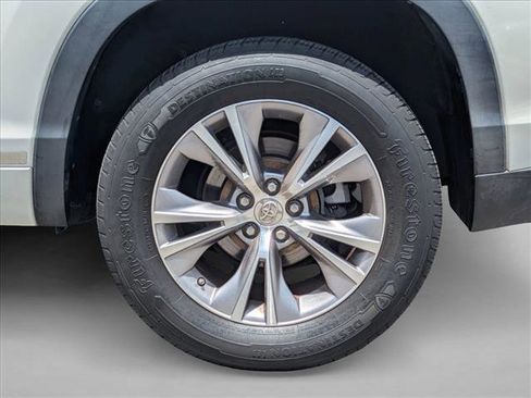 Used 2015 Toyota Highlander Plus FWD image 14