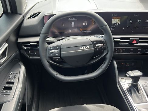 New 2026 Kia Sportage LX FWD image 12