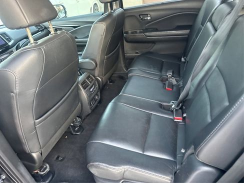 Used 2017 Honda Pilot Touring image 12