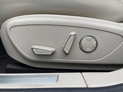 Used 2019 Lincoln MKZ Reserve image 10