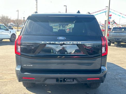 New 2026 Ford Expedition Active image 4