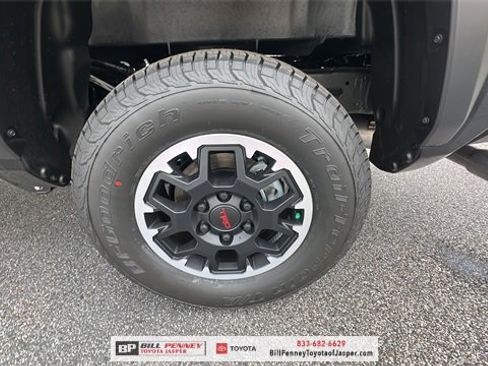 New 2025 Toyota Tacoma TRD Off-Road image 18
