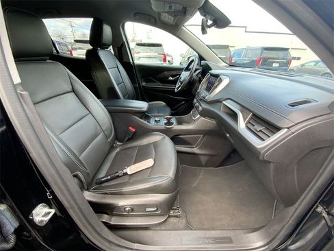 Used 2024 GMC Terrain SLT image 27