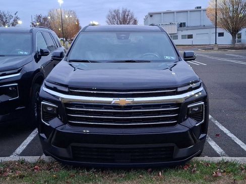 New 2026 Chevrolet Traverse LT w/ Driver Confidence Package image 2