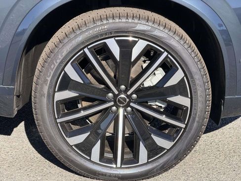 New 2026 Volvo XC90 B6 Plus w/ Protection Package Premier AWD/4WD image 24