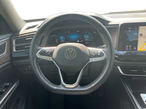 Used 2024 Volkswagen Atlas SEL AWD/4WD image 18