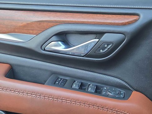 Used 2023 GMC Yukon Denali Ultimate image 23