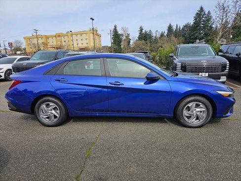 New 2026 Hyundai Elantra SE FWD image 8