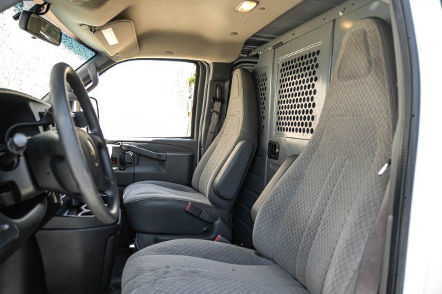 Used 2020 Chevrolet Express 3500 w/ Driver Convenience Package RWD image 22