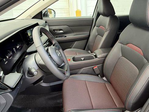 New 2026 Nissan Kicks SR w/ Illumination Package AWD/4WD image 12