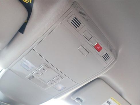 New 2025 Volkswagen Taos SE image 16