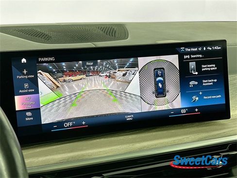 Used 2023 BMW X7 M60i w/ Executive Package image 29