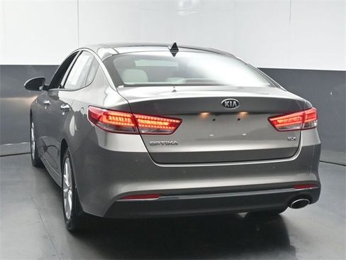 Used 2018 Kia Optima EX w/ Technology Package image 6