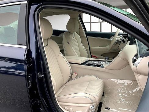New 2026 Genesis G70 2.5T Prestige image 11
