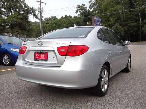 Used 2009 Hyundai Elantra SE FWD image 2