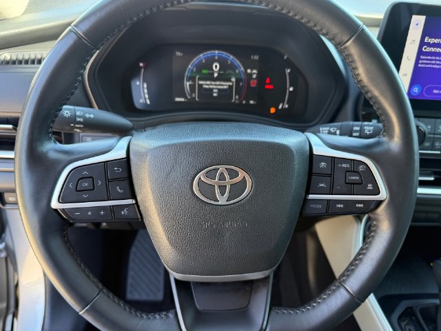 Used 2024 Toyota Grand Highlander AWD image 15