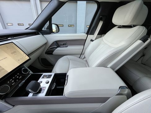 Certified 2023 Land Rover Range Rover First Edition image 25