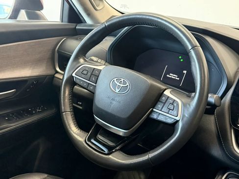 Used 2024 Toyota Grand Highlander AWD image 11