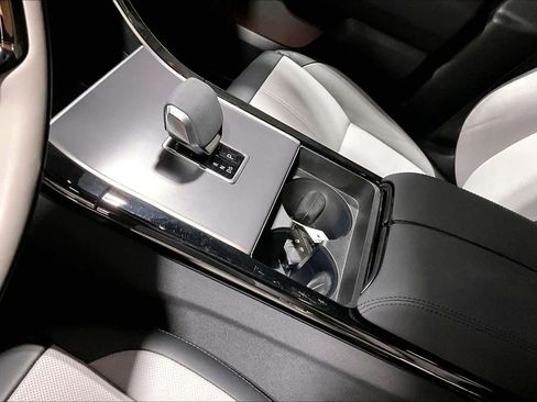 Used 2024 Land Rover Range Rover Velar Dynamic SE image 16