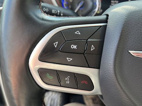 Used 2017 Chrysler Pacifica Touring-L Plus w/ Advanced Safetytec Group image 24