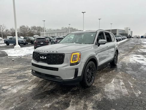 Used 2022 Kia Telluride SX w/ Nightfall Edition Package image 4