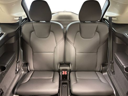 New 2026 Volvo XC90 B5 Core AWD/4WD image 31